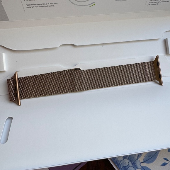 Apple Gold Stainless Steel Milanese Loop Band - Picture 4 of 4